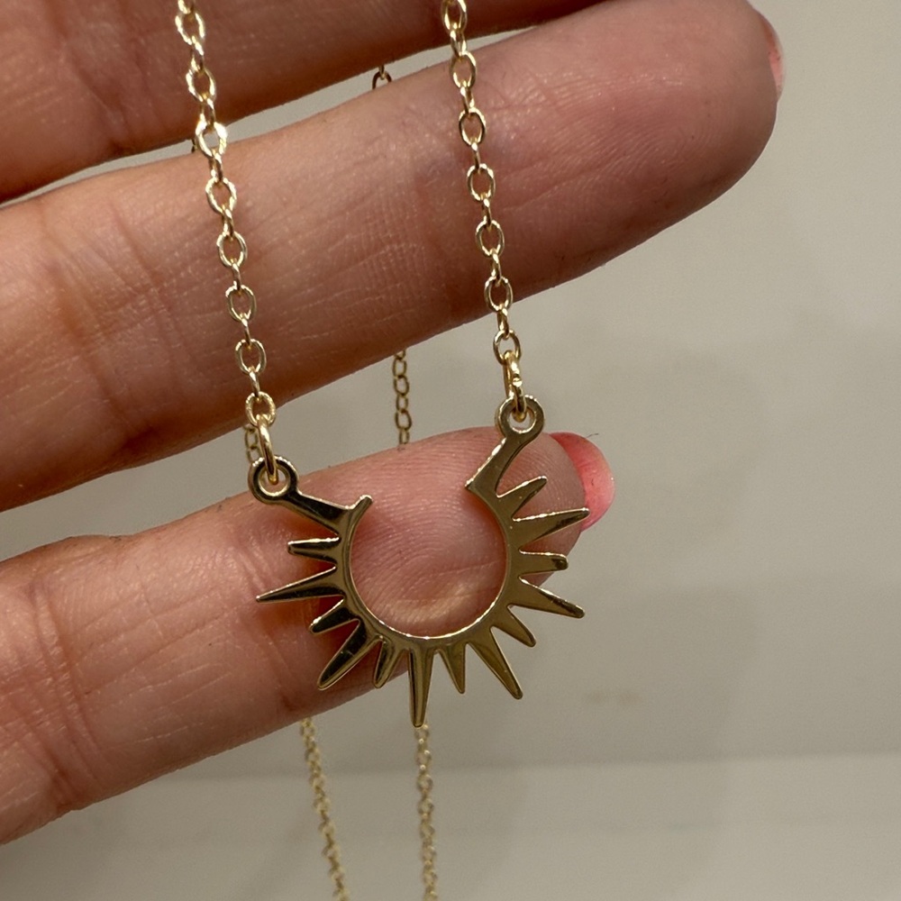 Gold Tone Sunburst Pendant Necklace